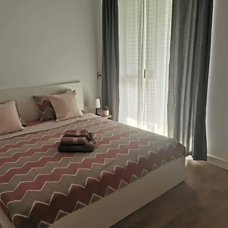 Apartament Blackandwhite Mamaia Nord