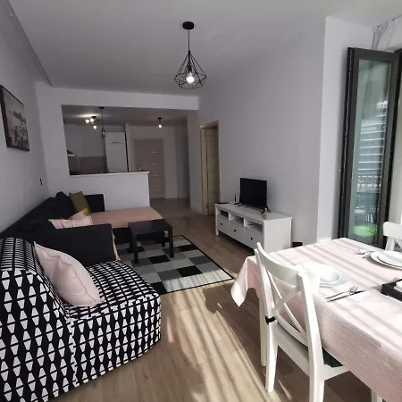 Apartament Blackandwhite Mamaia Nord * Năvodari
