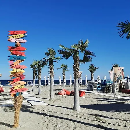 Apartament Blackandwhite Mamaia Nord Năvodari